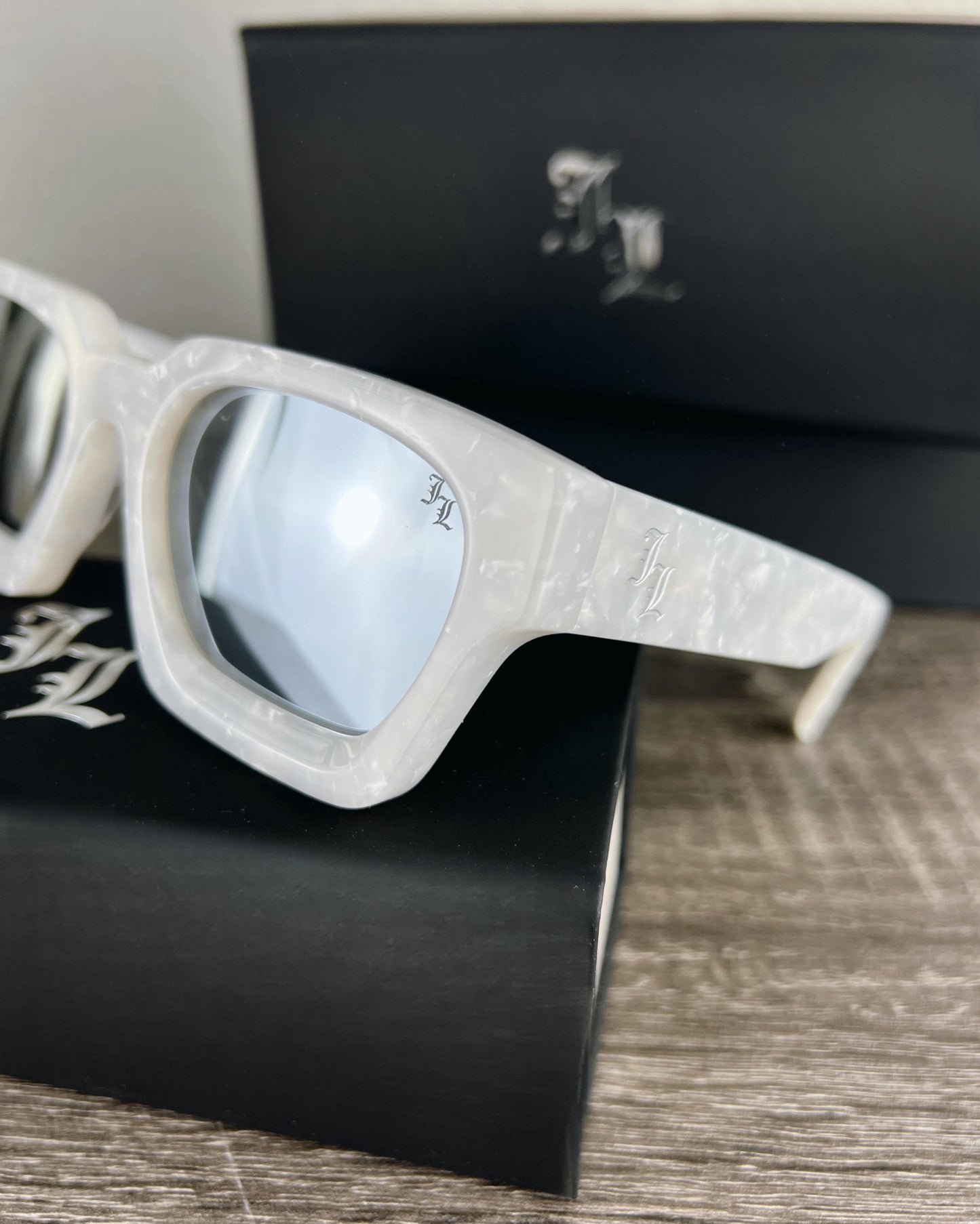 White Diamonds V1 Shades